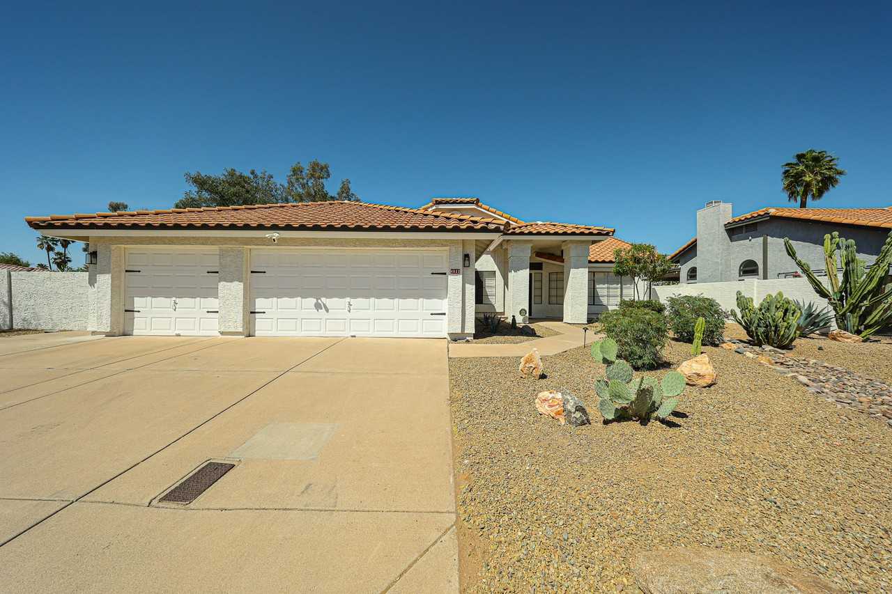 4812 E Aire Libre Ave - Photo 2 of 33