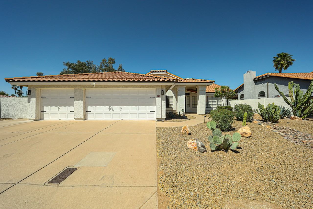 4812 E Aire Libre Ave - Photo 3 of 33