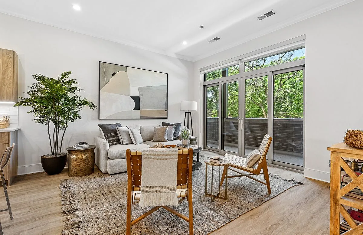 1555 Ridge Ave - Photo 7 of 15