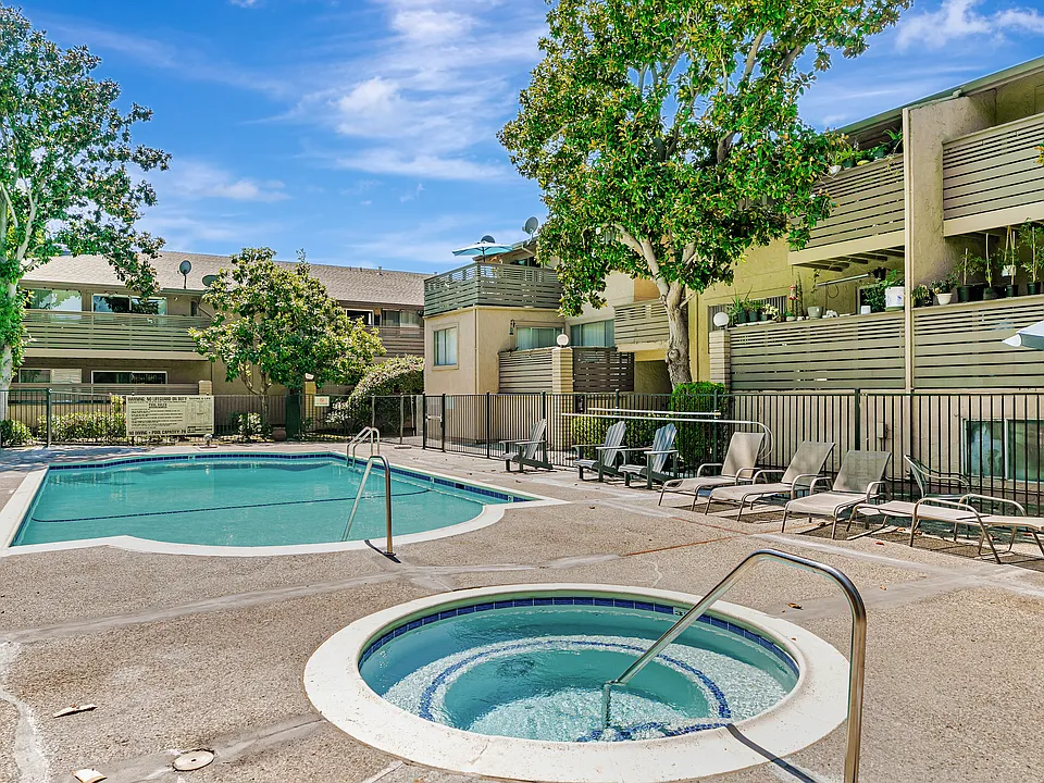 1850 Pruneridge Ave - Photo 3 of 14