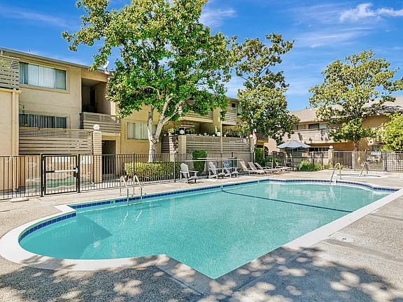 1850 Pruneridge Ave - Photo 4 of 14