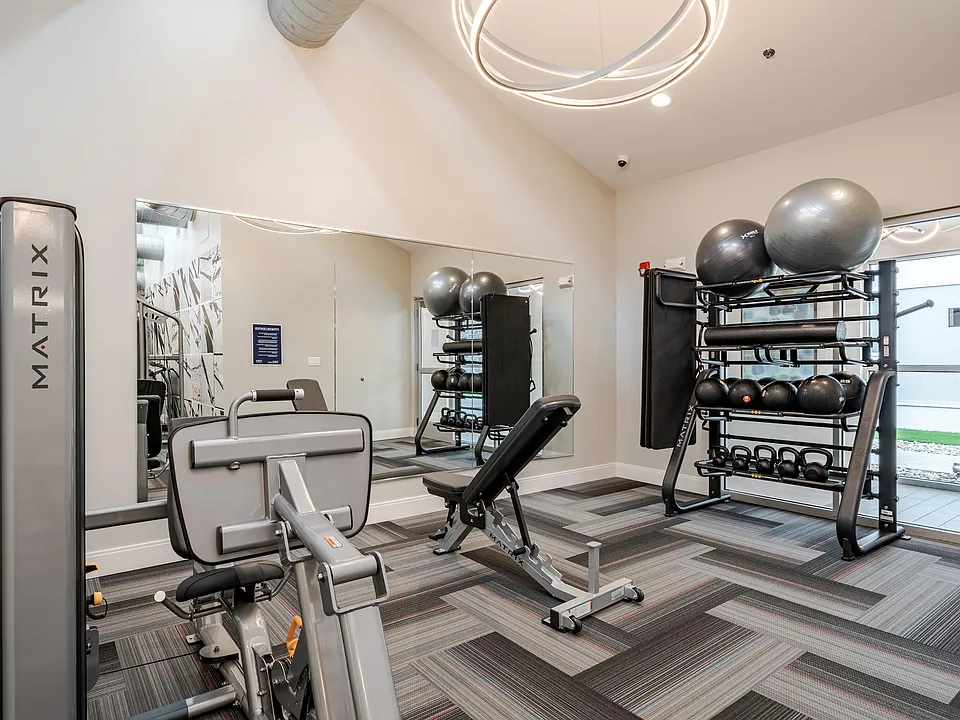 89 Hopkins St - Photo 4 of 12