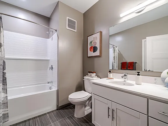 89 Hopkins St - Photo 5 of 12