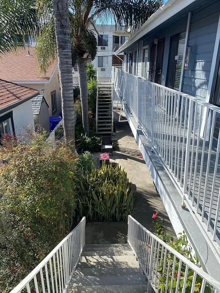 4218 46Th St - Photo 3 of 12