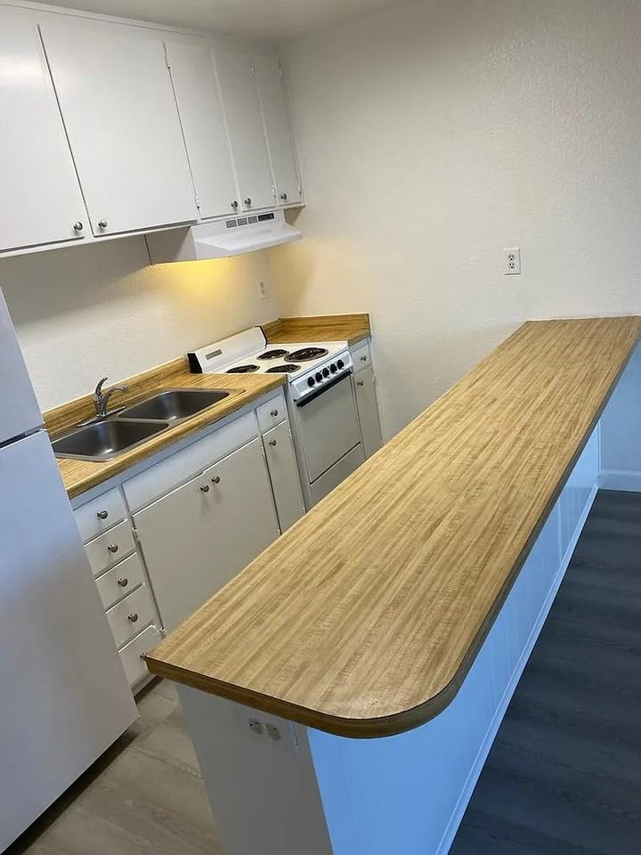 4218 46Th St - Photo 4 of 12