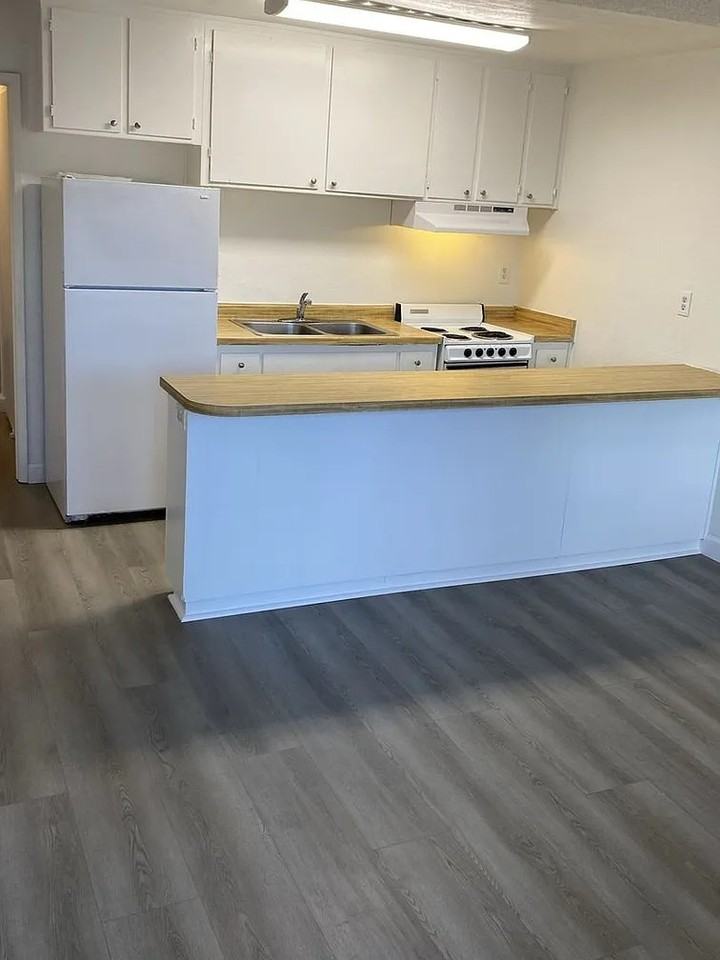 4218 46Th St - Photo 5 of 12