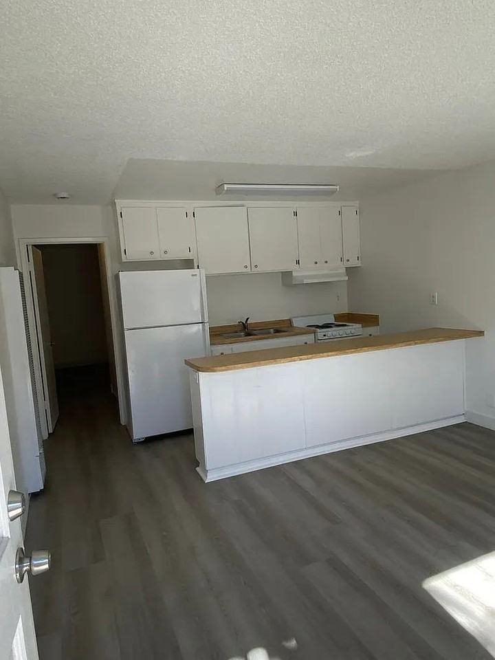 4218 46Th St - Photo 6 of 12