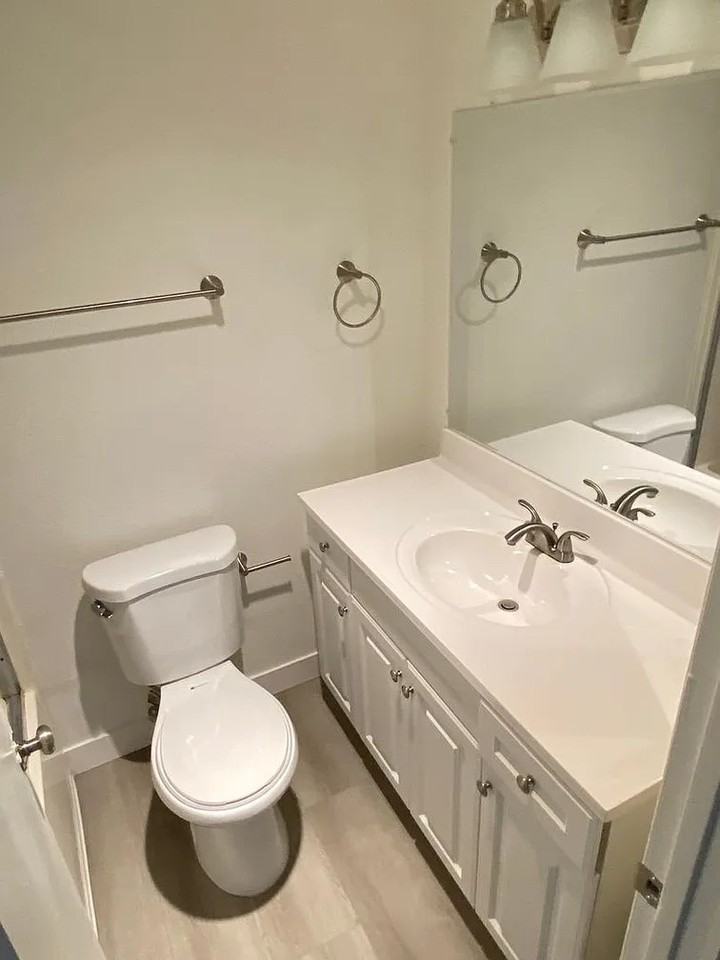 4218 46Th St - Photo 7 of 12