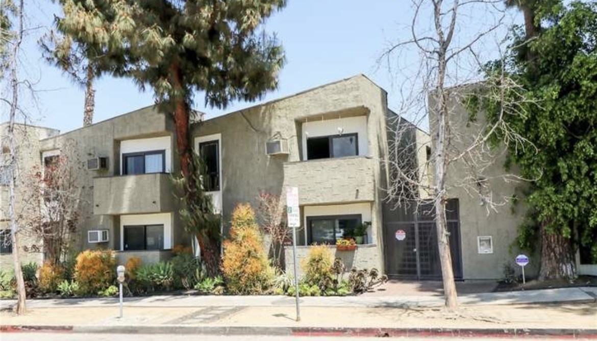 4506 Saugus Ave #9 - Photo 2 of 15