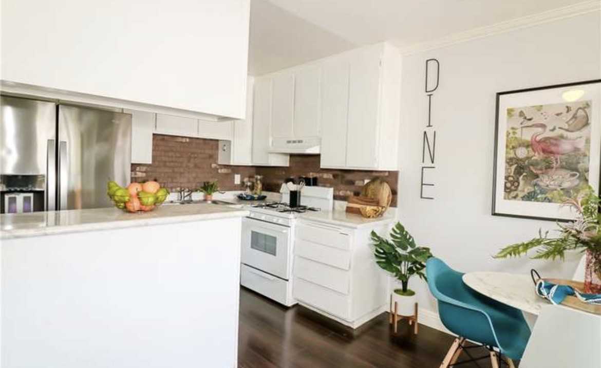 4506 Saugus Ave #9 - Photo 4 of 15