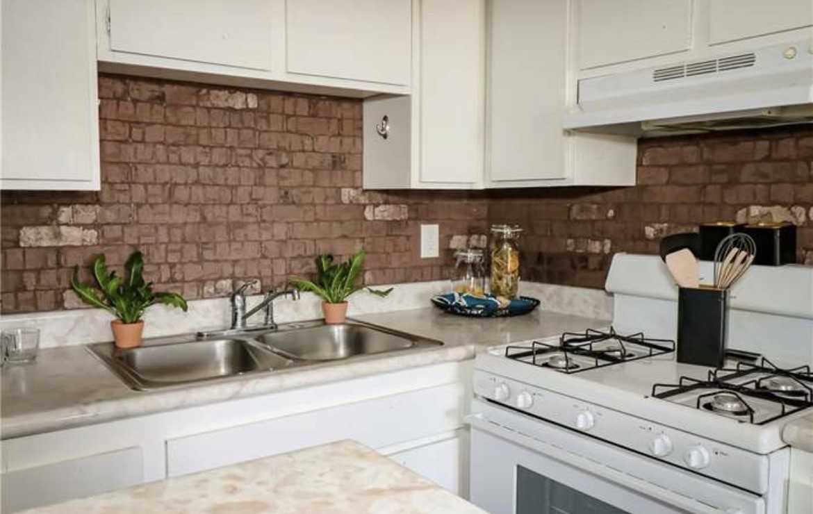 4506 Saugus Ave #9 - Photo 5 of 15