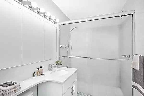 11201 Queens Blvd - Photo 6 of 7