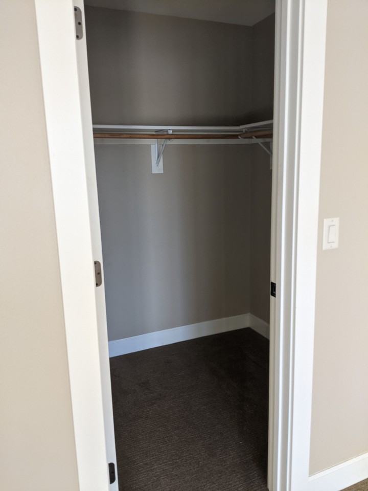 112 N Main St - Photo 7 of 11