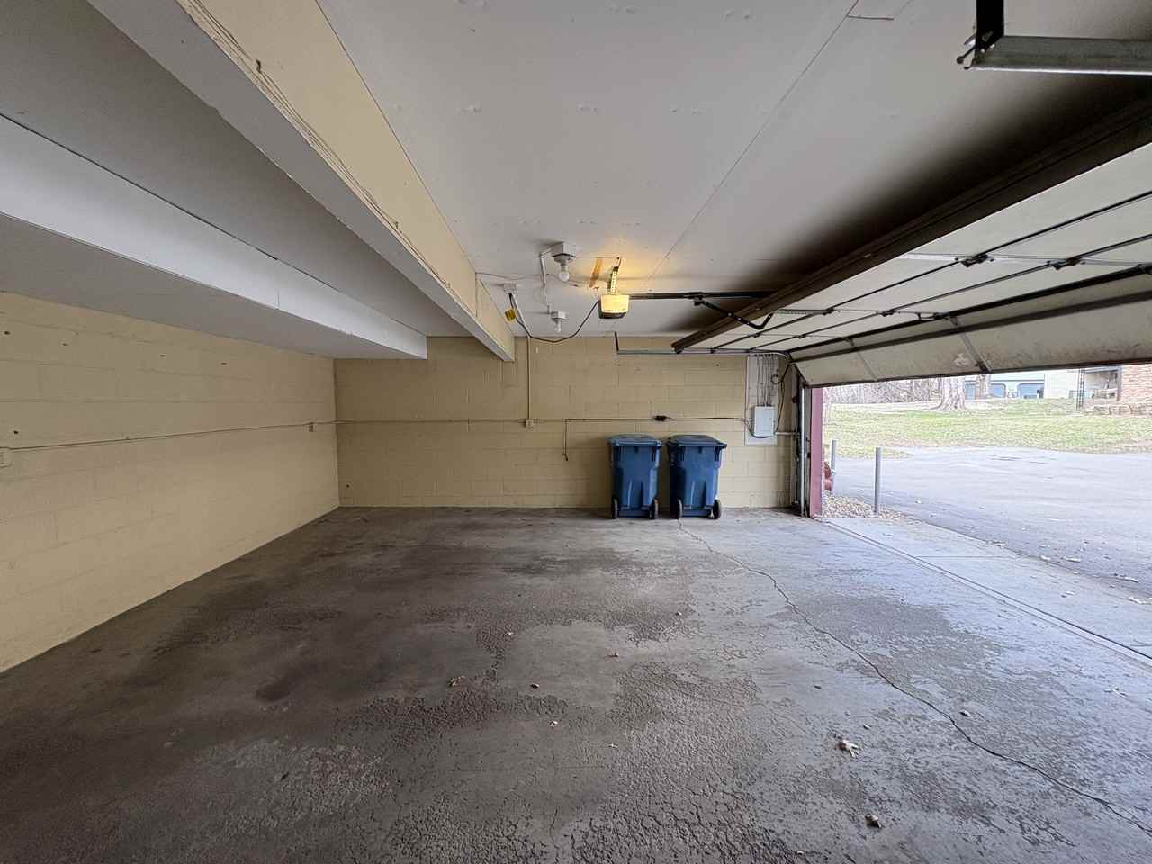 3622 Garden Blvd N - Photo 3 of 25