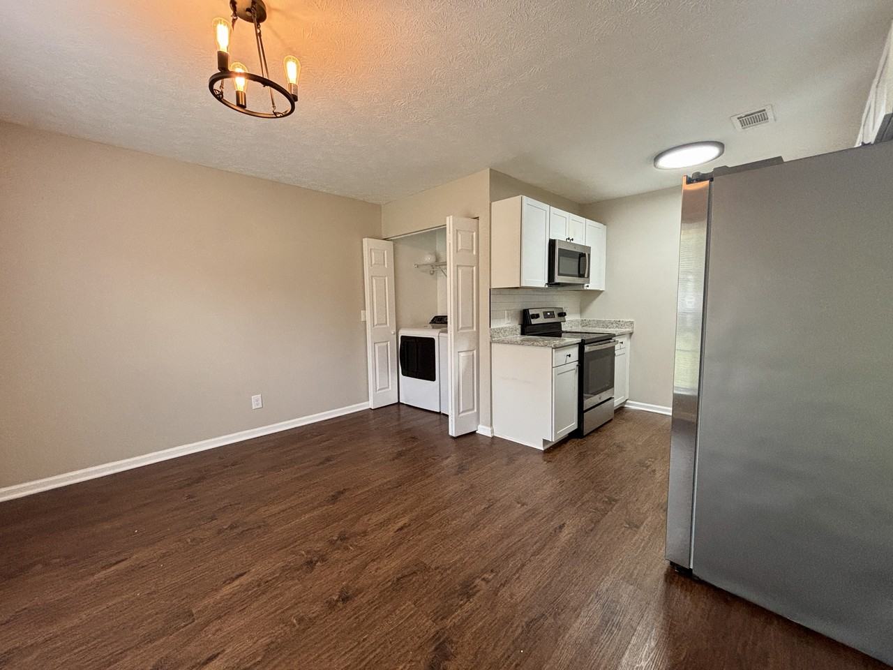 5500 Ambervista Ct - Photo 7 of 15