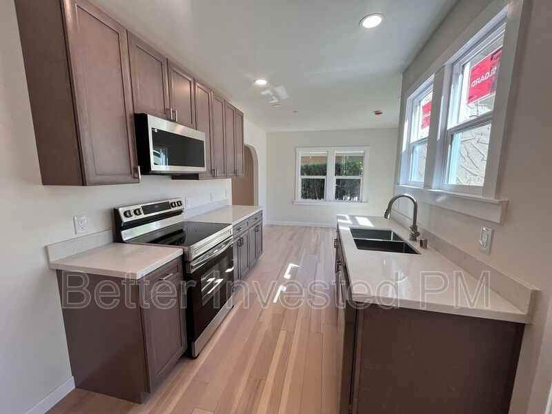 818 Nason St - Photo 4 of 9