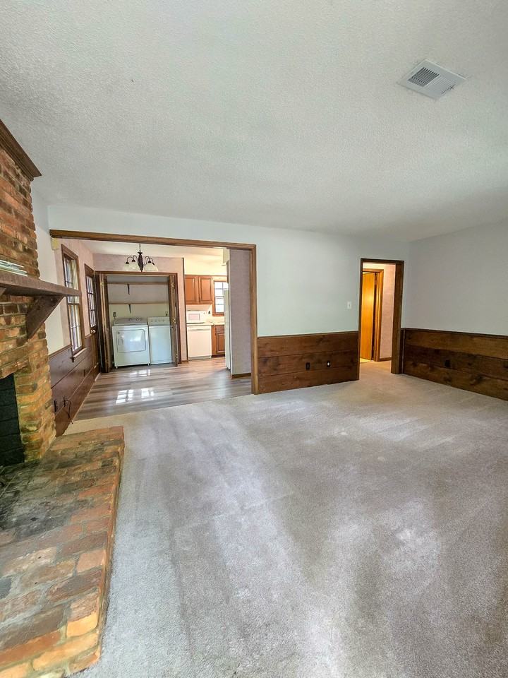 3909 Greenleaf St - Photo 2 of 26