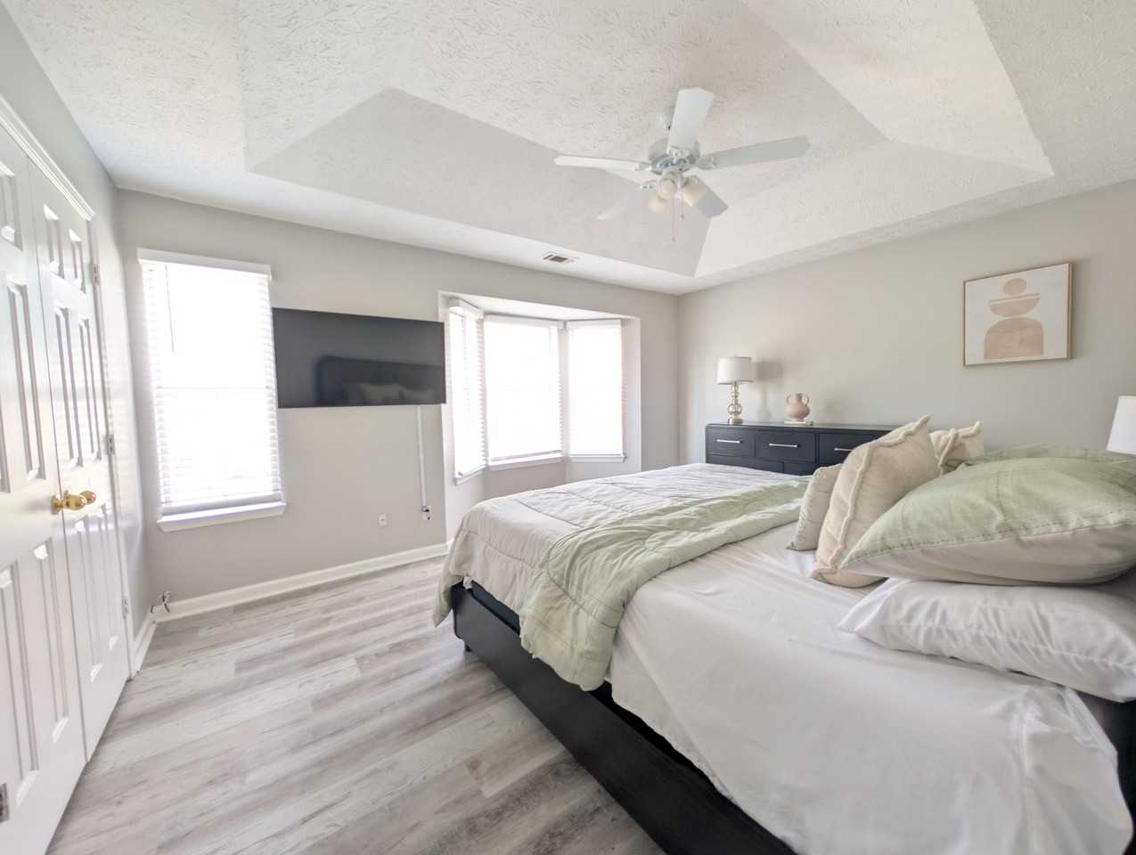5690 Hampton Ct - Photo 7 of 13