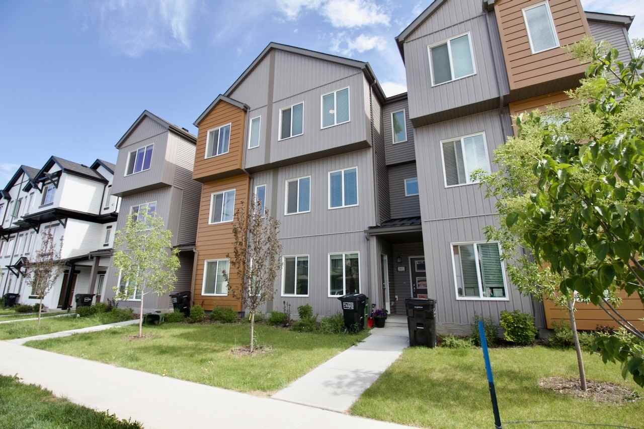 2415 193 St Nw - Photo 2 of 29