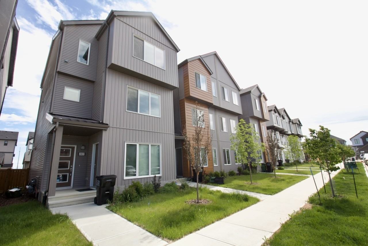 2415 193 St Nw - Photo 5 of 29