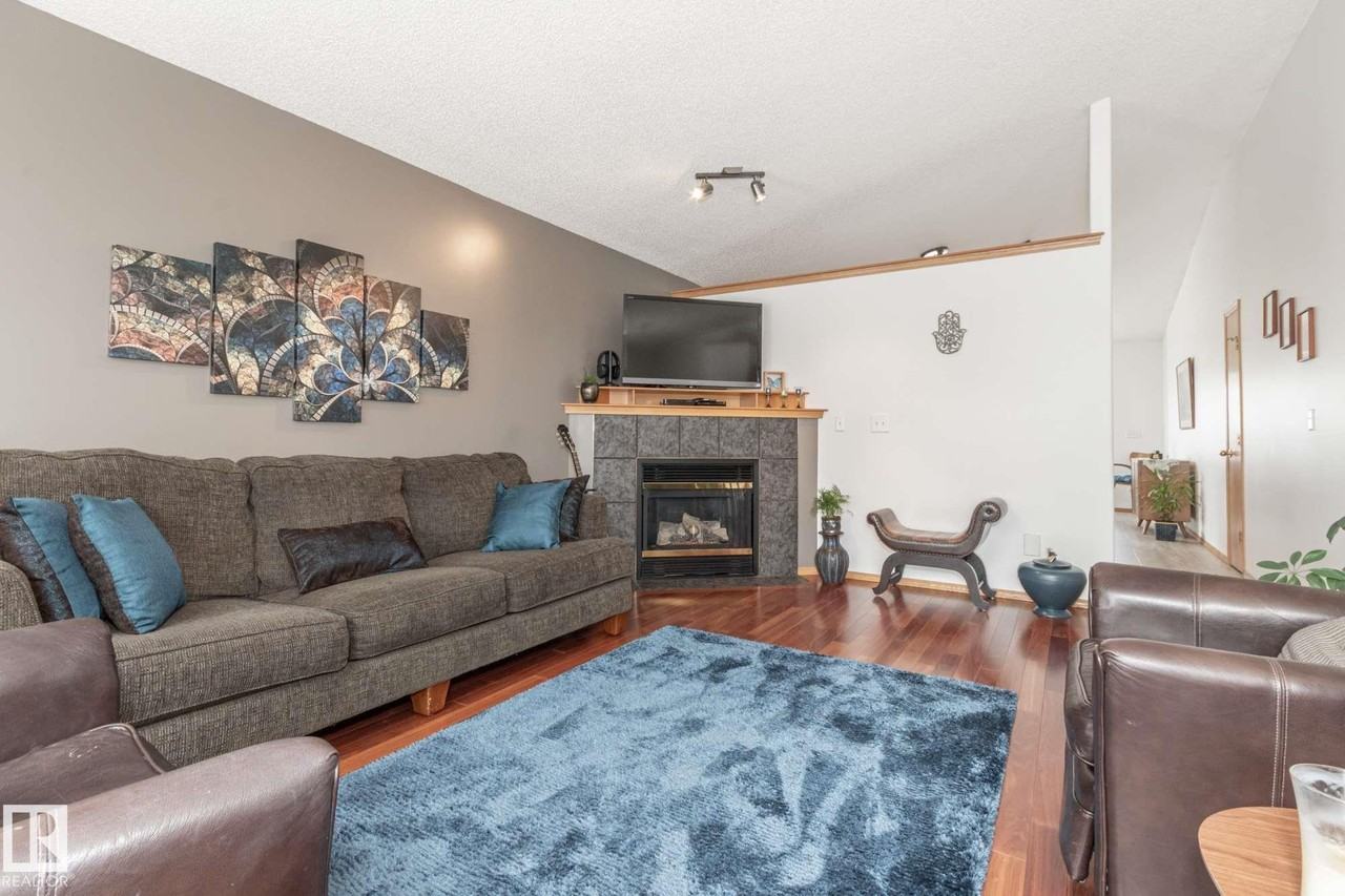 4728 150 Ave Nw - Photo 3 of 15