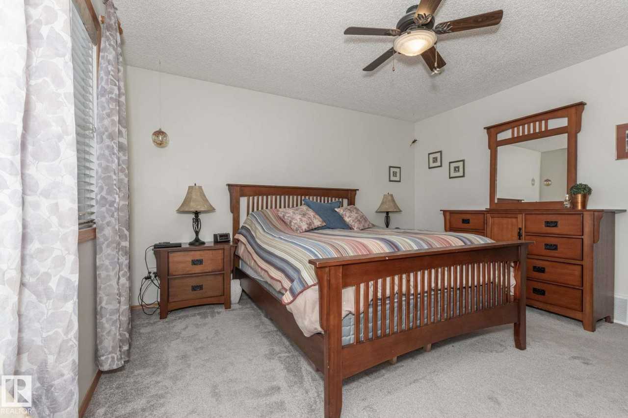 4728 150 Ave Nw - Photo 6 of 15