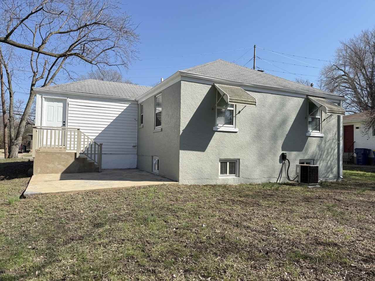 3905 Wright Ave - Photo 2 of 9