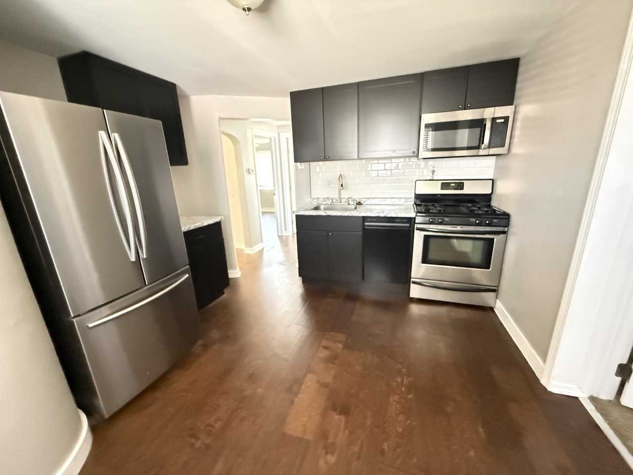 3905 Wright Ave - Photo 3 of 9