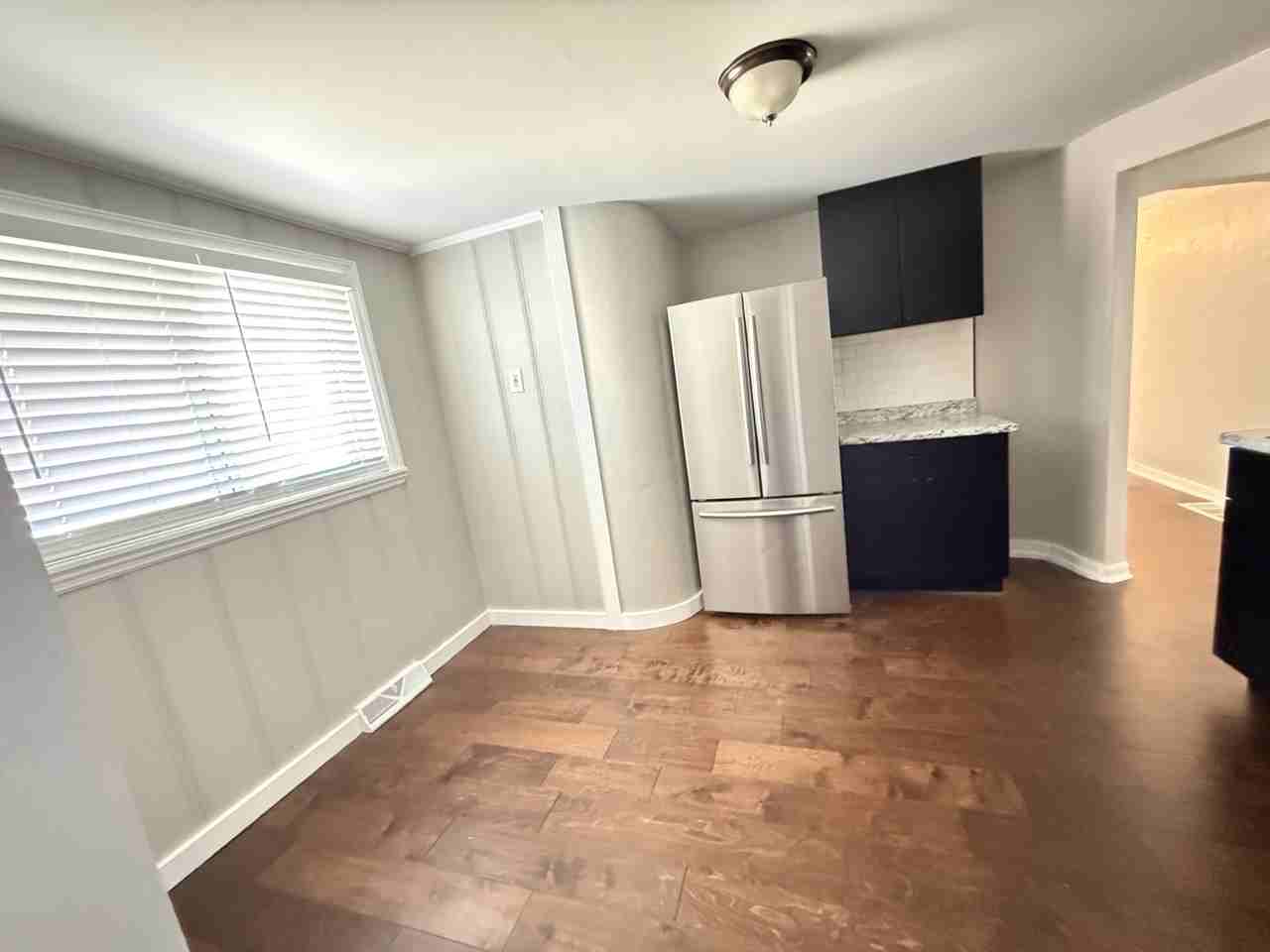 3905 Wright Ave - Photo 4 of 9