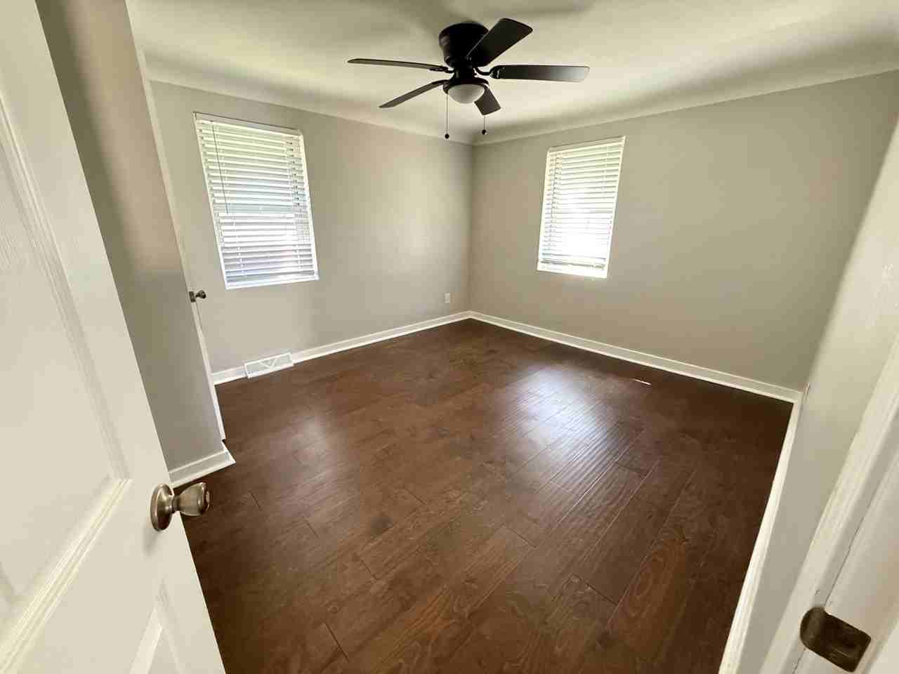 3905 Wright Ave - Photo 5 of 9