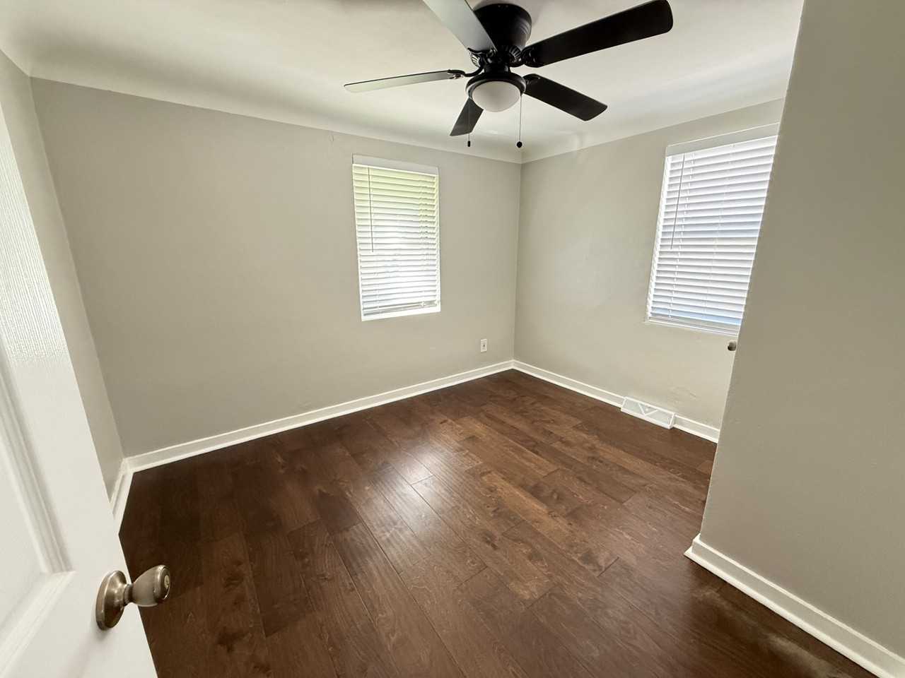 3905 Wright Ave - Photo 7 of 9