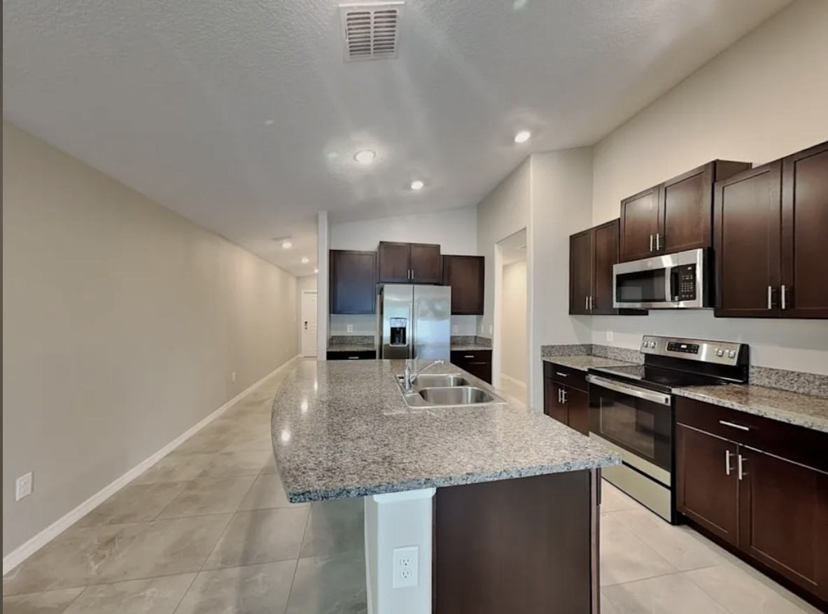 2218 Treesdale Ave - Photo 3 of 8