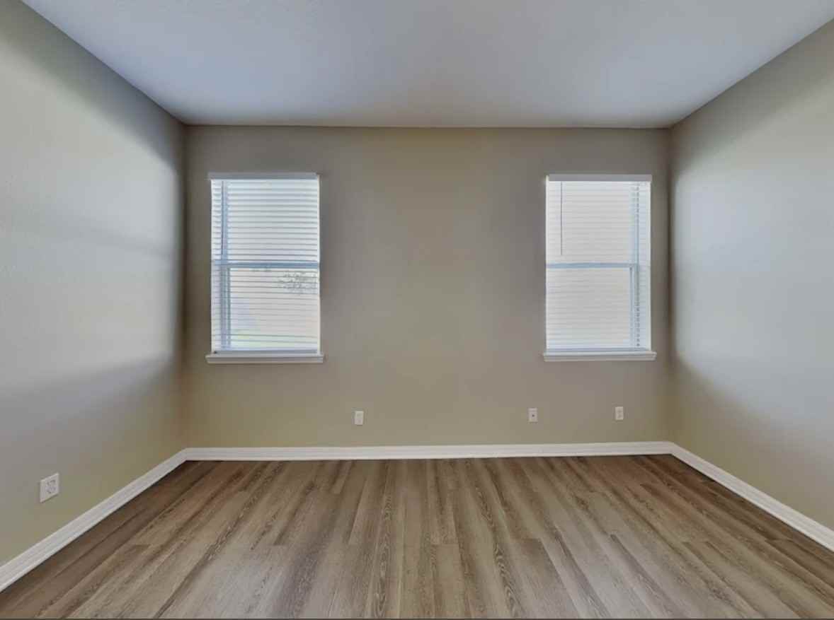 1528 Diamond Falls Way - Photo 4 of 7