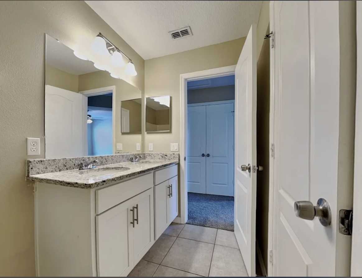 1528 Diamond Falls Way - Photo 5 of 7