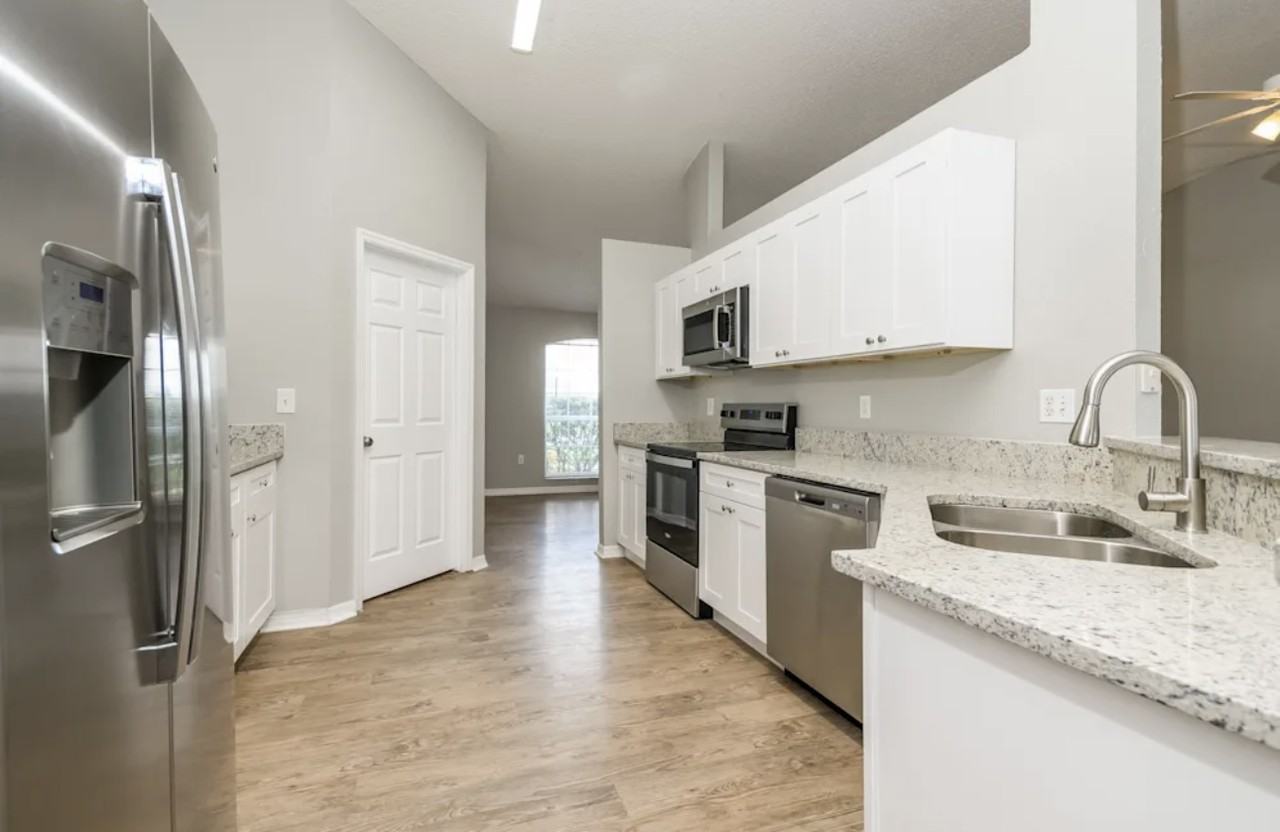 332 Cloverdale Rd - Photo 4 of 9