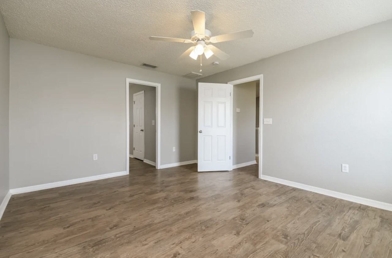 332 Cloverdale Rd - Photo 5 of 9