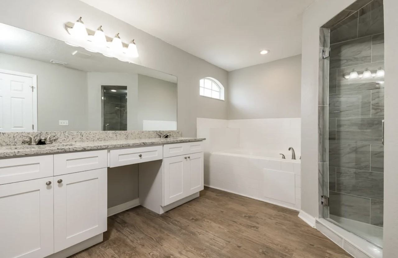 332 Cloverdale Rd - Photo 7 of 9