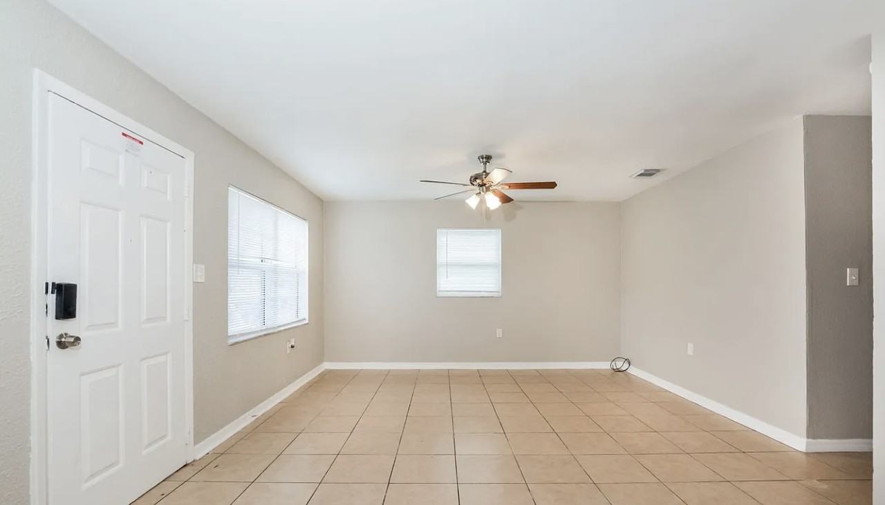 4833 Elese St - Photo 2 of 7