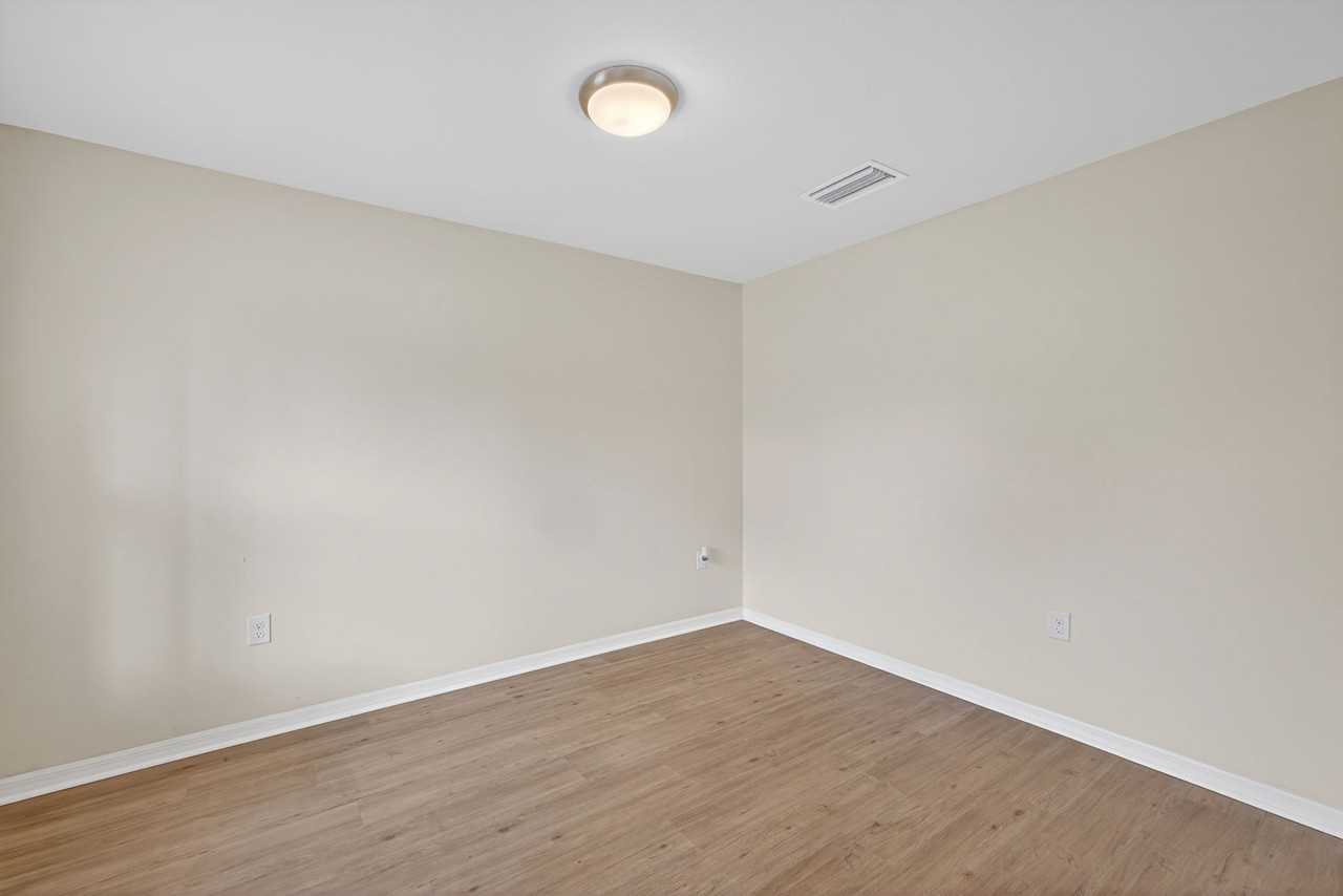 921 Jacaranda Pkwy E - Photo 3 of 24