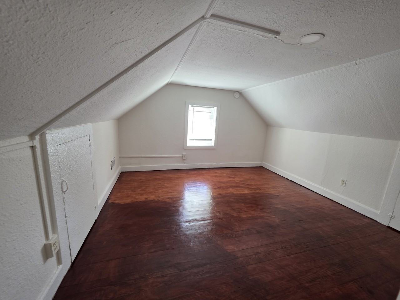 315 Princeton Ave - Photo 7 of 9