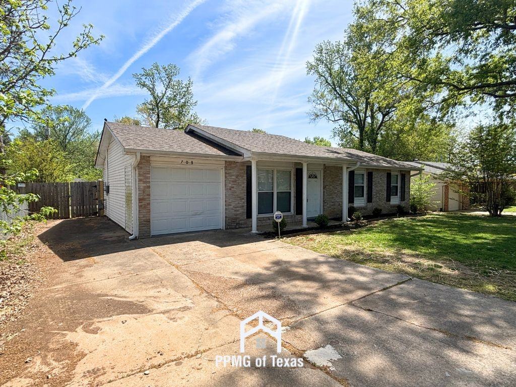 708 Lehman Dr - Photo 2 of 16