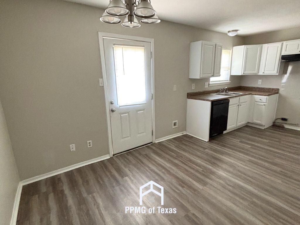 708 Lehman Dr - Photo 5 of 16