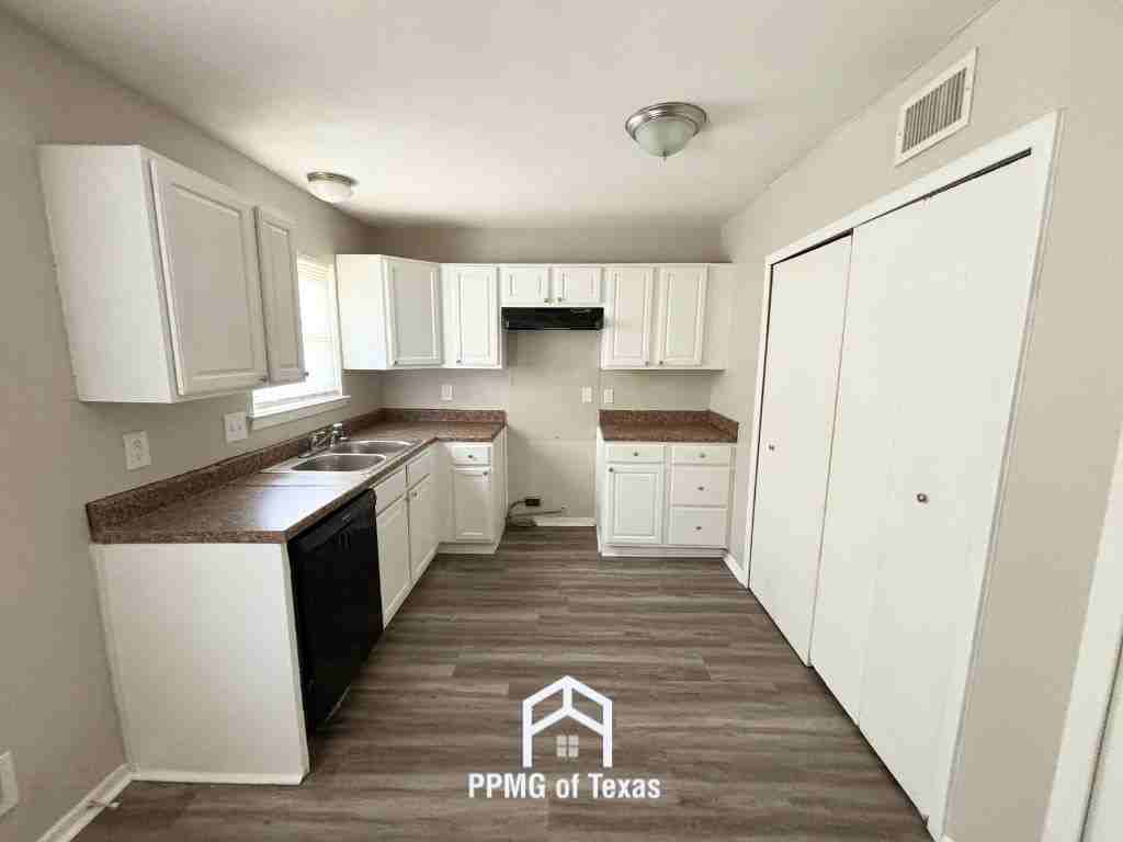 708 Lehman Dr - Photo 6 of 16