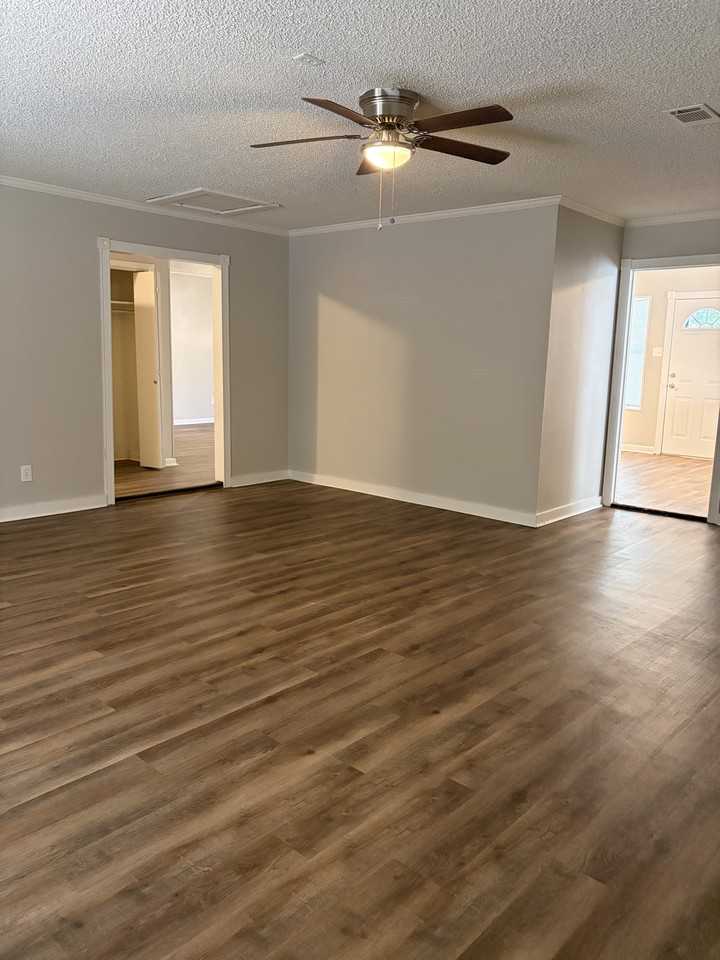 3611 Pelton - Photo 5 of 20