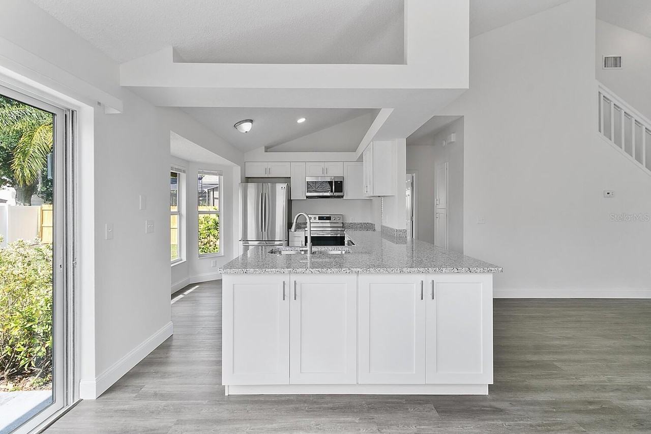 8748 Exposition Dr - Photo 5 of 15