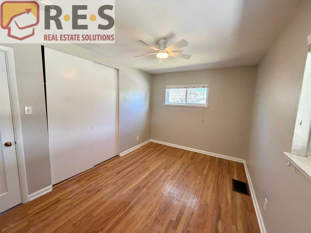 3201 S Holly St - Photo 5 of 8