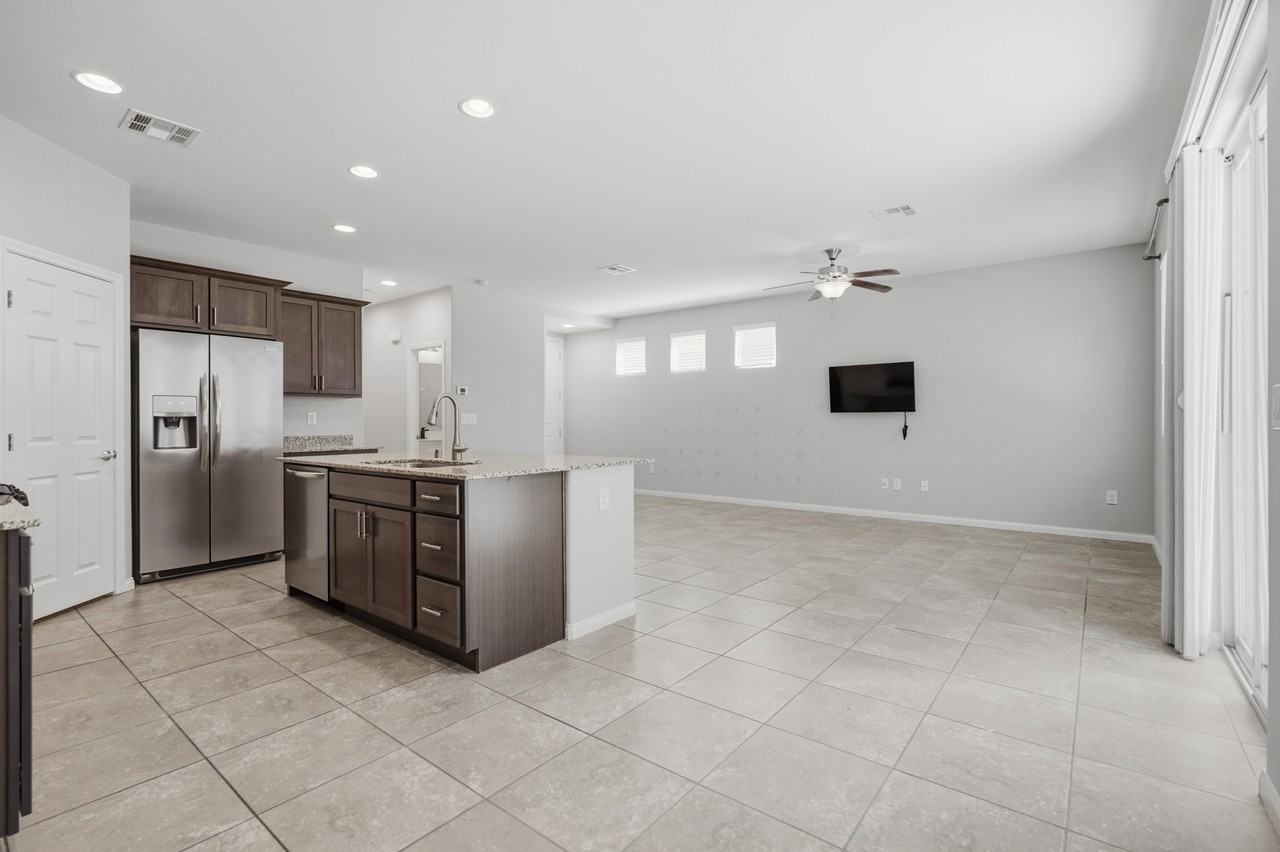 6651 Rocky Reef St - Photo 2 of 24