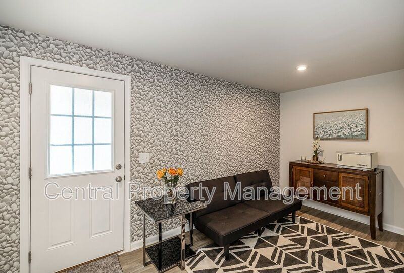 225 Coldwater Creek Ct - Photo 5 of 24