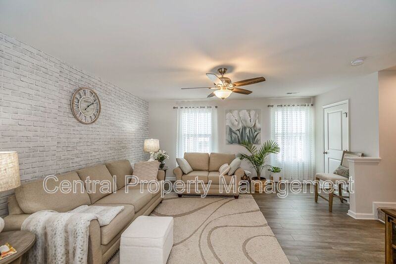 225 Coldwater Creek Ct - Photo 7 of 24