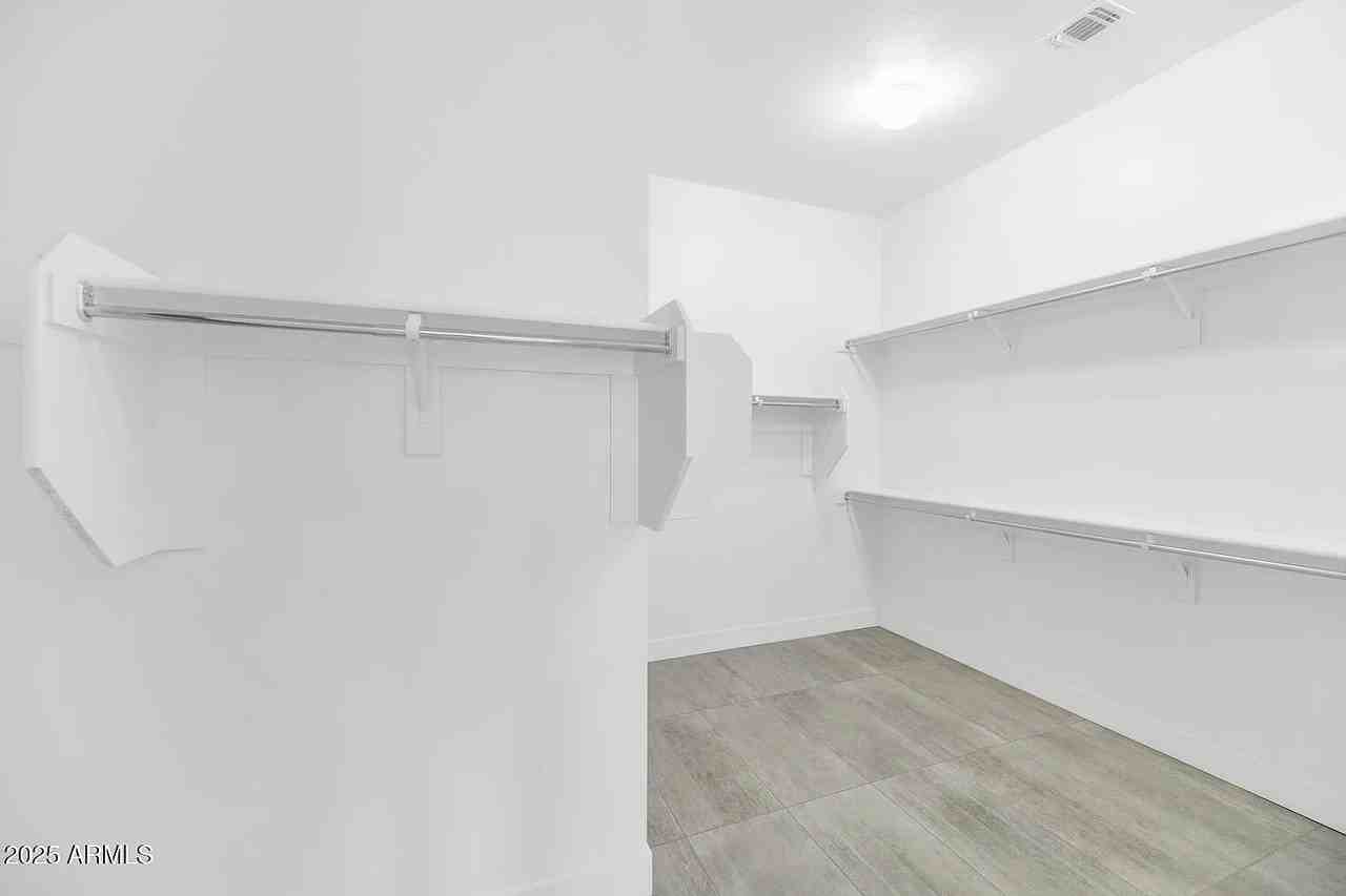 812 E Summerside Rd #NA - Photo 2 of 37